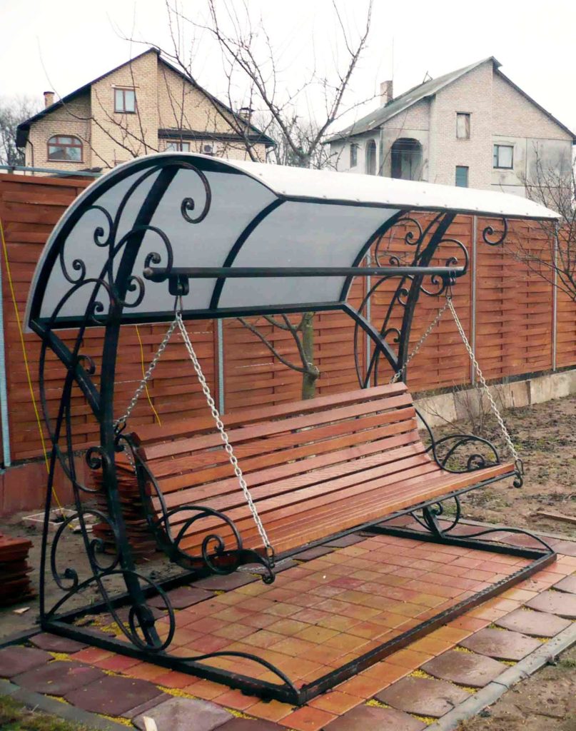 Кованная скамейка