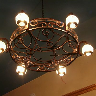 Кованная люстра