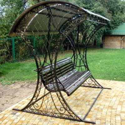 Кованная скамейка